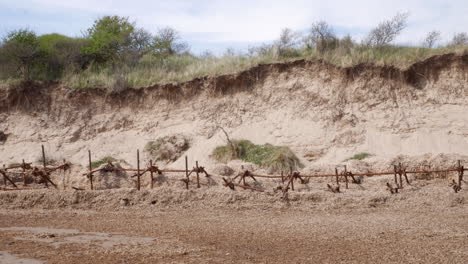 Coastal-erosion-on-the-beach-in-the-UK