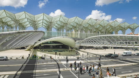 Time-Lapse-at-Gare-do-Oriente,-train-and-bus-terminal-in-Lisbon