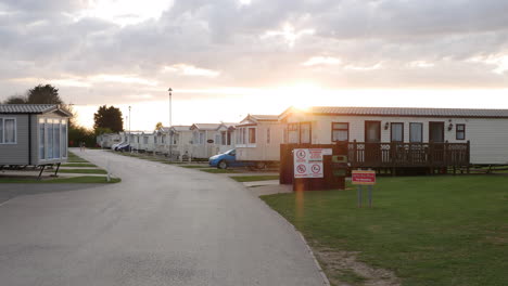 Static-caravans-at-a-holiday-park-in-England-by-the-seaside