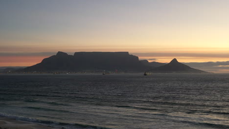 Dusk-Over-Table-Mountain-National-Park-In-Cape-Peninsula,-Cape-Town,-South-Africa