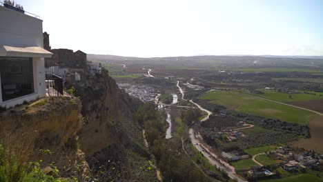 Schöne-Aussicht-über-Die-Landschaft-Von-Arcos-De-La-Frontera-In-Andalusien,-Spanien