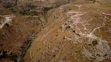 Revealing-drone-footage-of-countryside-near-Matera,-southern-Italy,-Basilicata