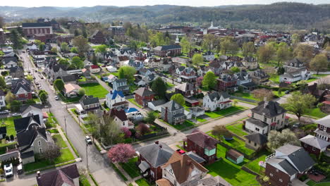 Appalachian-Mountains,-small-community-in-coal-mining-town