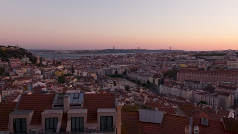 time-lapse-day-night-in-the-beautiful-city-of-Lisbon,-Portugal