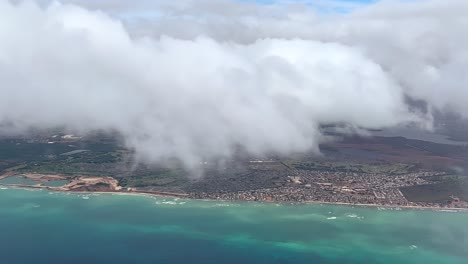 Una-Vista-Desde-Un-Avión-Comercial-De-La-Isla-Grande-De-Hawaii-Al-Acercarse-Para-Unas-Vacaciones-Emocionantes