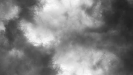 Fliegen-Sie-Durch-Gewitterwolken-Mit-Gewittern,-4k-Hurrikanblitzen