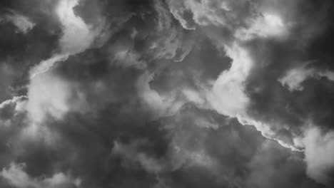 4k-Gewitter,-Die-In-Den-Wolken-Und-Blitzen-Auftreten