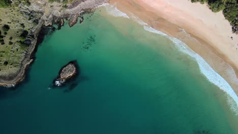 Luftaufnahme-Von-New-Chums-Beach-Auf-Der-Coromandel-halbinsel-Von-Neuseeland