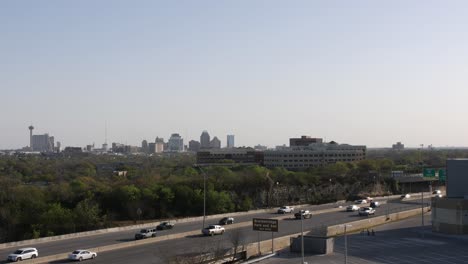 Downtown-San-Antonio-Skyline-Und-Highway-4k-24fps