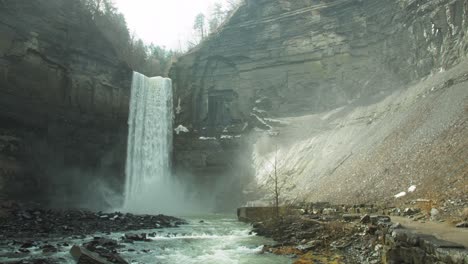 Beautiful-Taughannock-Falls-in-Upstate-New-York-4K
