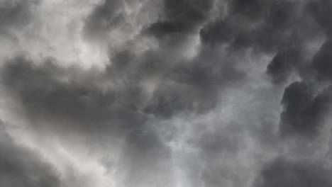 Nubes-Grises-Moviéndose-En-El-Cielo-4k-Tormenta