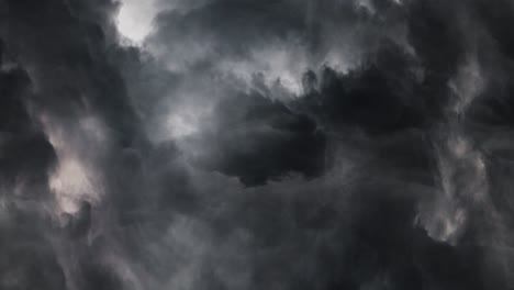 Sehen-Sie-Sich-Gewitter-Mit-Blitzeinschlägen-Und-Gewitterwolken-4k-An