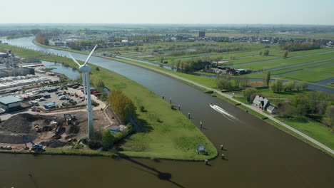 Rotating-Windmill-In-Nieuwe-Gouwe-O