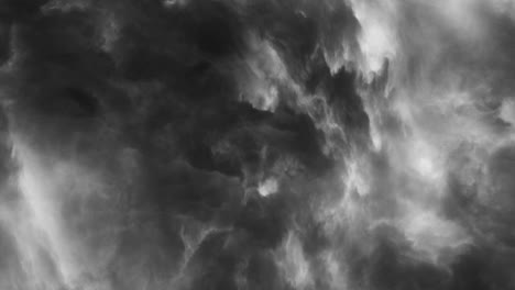 Nubes-Oscuras-En-Movimiento-Y-Tormentas-Eléctricas