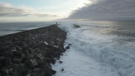 Powerful-Waves-Crashing-on-Pier