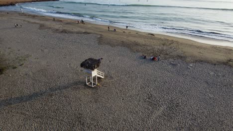 Video-De-Drone-De-Una-Playa-En-Lima,-Perú
