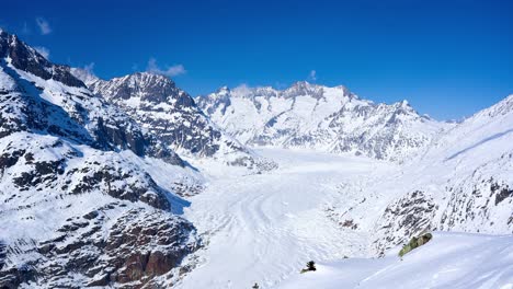 Zeitraffer-Des-Schneebedeckten-Aletschgletschers-Im-Winter-In-Den-Schweizer-Alpen