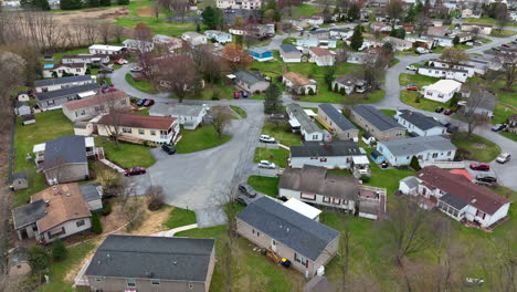 Wide-angle-aerial-of-mobile-home-trailer-park