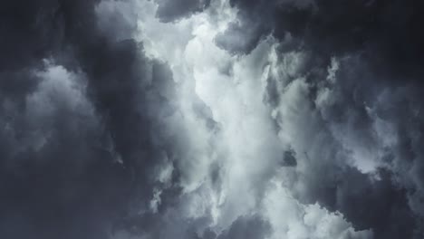 Dunkle-Gewitterwolken-Bewegen-Sich-4k