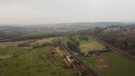 Imágenes-De-Drones-De-Los-Pantanos-De-Hambrook-En-Canterbury-En-Un-Día-Nublado