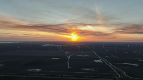 Luftaufnahme-Des-Windparks-Und-Sonnenuntergang-Im-Hintergrund
