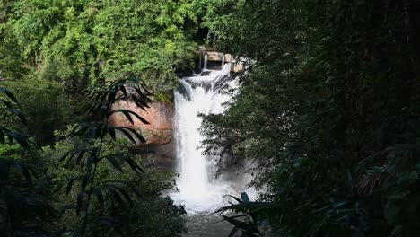 Wide-angle-footage-of-the-Heo-Suwat-Waterfalls-revealing-a-fantastic-view,-Khao-Yai-National-Park,-Thailand