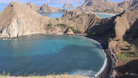 Beautiful-shore-view-with-wave-from-top-of-Padar-island-in-Komodo-islands,-Flores,-Indonesia
