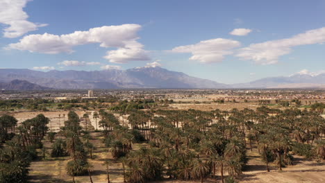 Coachella-Valley-California-surrounded-by-mountains