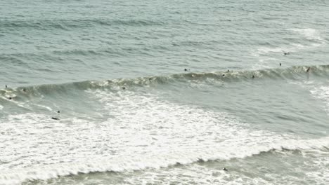 Zeitraffer-Costa-Verde-Surfer-Im-Ozean-4k