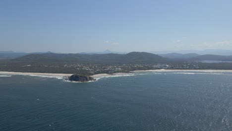 Extensive-Homeland-And-Briny-Waters-Of-Cabarita-Beach-In-Northeastern-New-South-Wales,-Australia