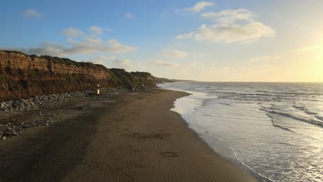 Deserted-cliffs'-beach-at-dawn,-Mar-del-Plata,-Argentina