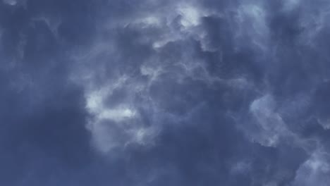 Tormenta,-Oscuras-Nubes-De-Lluvia-Ominosas