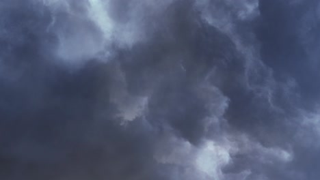 Gewitter,-Dramatische-Stürmische-Wolken-4k
