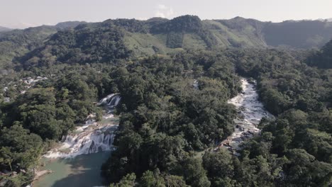 Dichter-Wald,-Xanil-fluss-Und-Wasserfälle-Von-Agua-Azul-In-Tumbalá,-Chiapas,-Mexiko