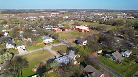 Aerial-footage-of-the-city-of-Van-Alstyne-in-Texas