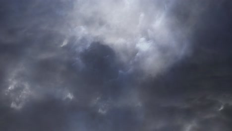 Tormenta,-Nubes-Oscuras-Y-Tormentas-Sobre-El-Cielo-4k