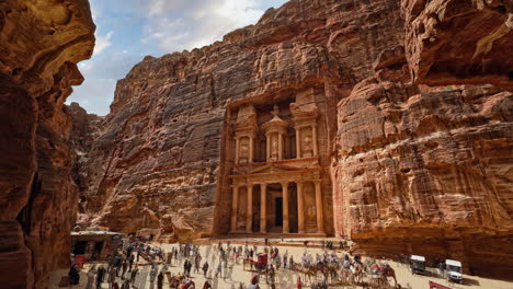 Time-lapse-cinemagraph-of-people-at-Petra-Treasury,-the-famous-historic-UNESCO-heritage-site-carved-into-sandstone-in-Jordan