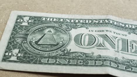 Allsehendes-Auge-Und-Pyramidenrückseite-Eines-Dollarscheins-Der-Vereinigten-Staaten-4k