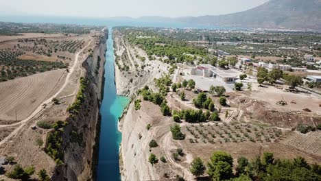 Corinth-canal-drone-shot,-inbetween-Greece-and-peloponnese