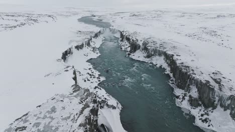 Atemberaubende-Luftaufnahme-Des-Wasserfalls-Dettifoss-In-Vatnajokull,-Island