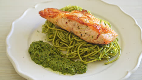 Spaghetti-pesto-with-grilled-salmon---Italian-food-style