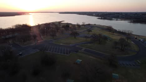 Aerial-flight-over-Pilot-Knoll-Park-on-Lake-Lewisville-in-Texas