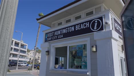 Huntington-Beach-visitor-information-building