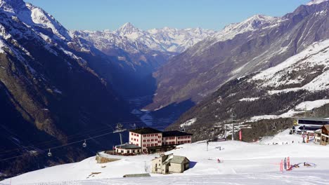 Ski-resort-of-Riffelberg-near-Zermatt-in-the-Swiss-alps