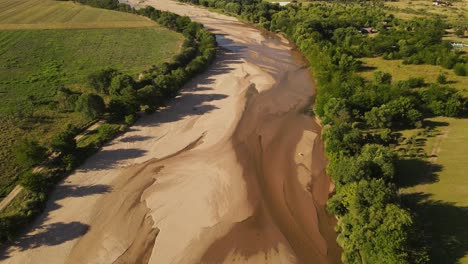 Trockener-Fluss-Bei-Cordoba-In-Argentinien