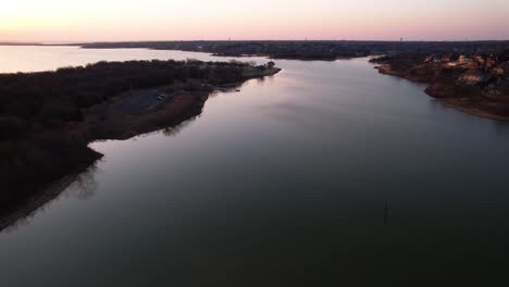 Aerial-footage-of-Pilot-Knoll-on-Lake-Lewisville-in-Texas