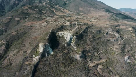 Hierve-El-Agua,-Natürliche-Pools-In-Oaxaca,-Mexiko