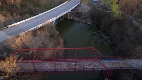 Aerial-footage-of-Old-Alton-Bridge-in-Lantana