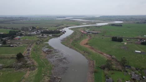 River-Crouch-Essex-England-In-Der-Nähe-Von-Battlebridge-Drohnenaufnahmen-Aus-Der-Luft