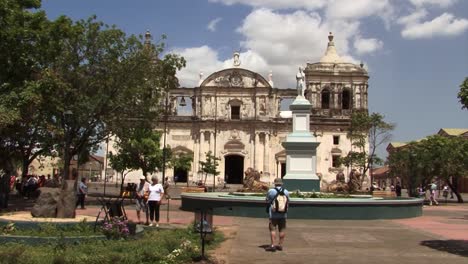 Catedral-De-La-Asunción-De-María,-León,-Nicaragua